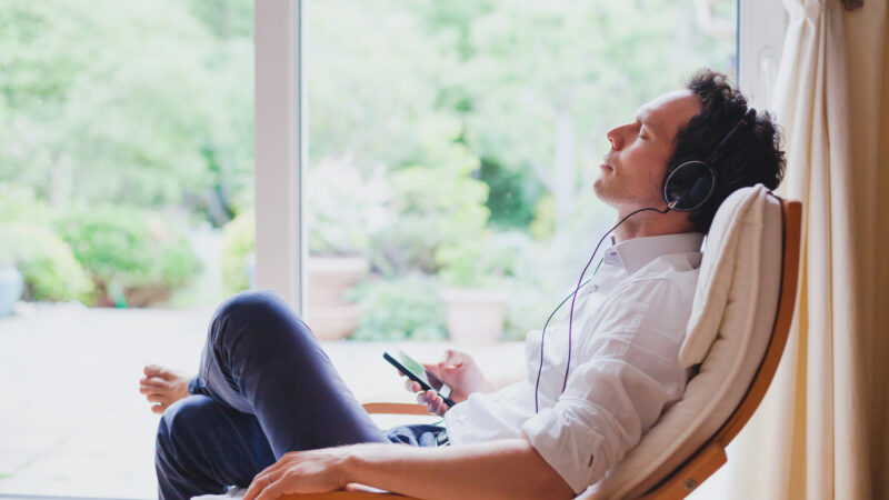 5 Benefits of Listening to Calming Music