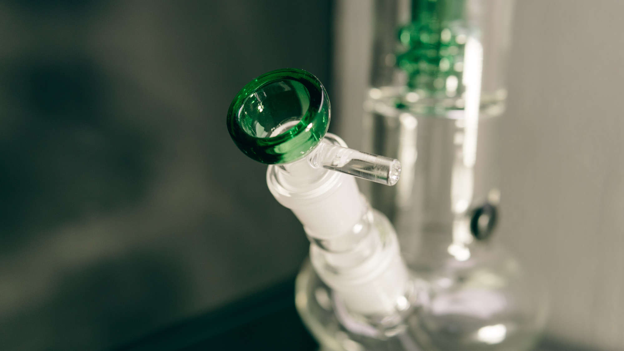 How to Choose Between Different Types of Bongs